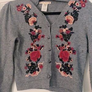 Adorable floral Nanette Leopre crop cardigan in gray